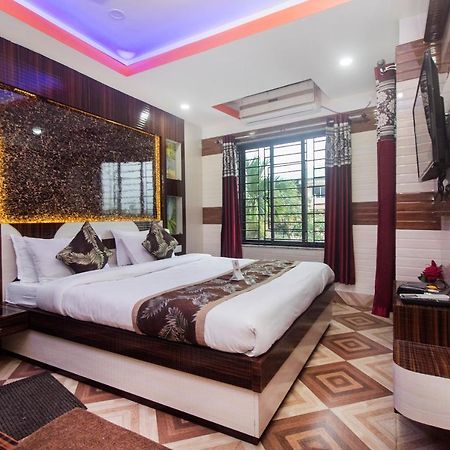 Oyo 16064 Tirupati Lodge سيليجوري المظهر الخارجي الصورة