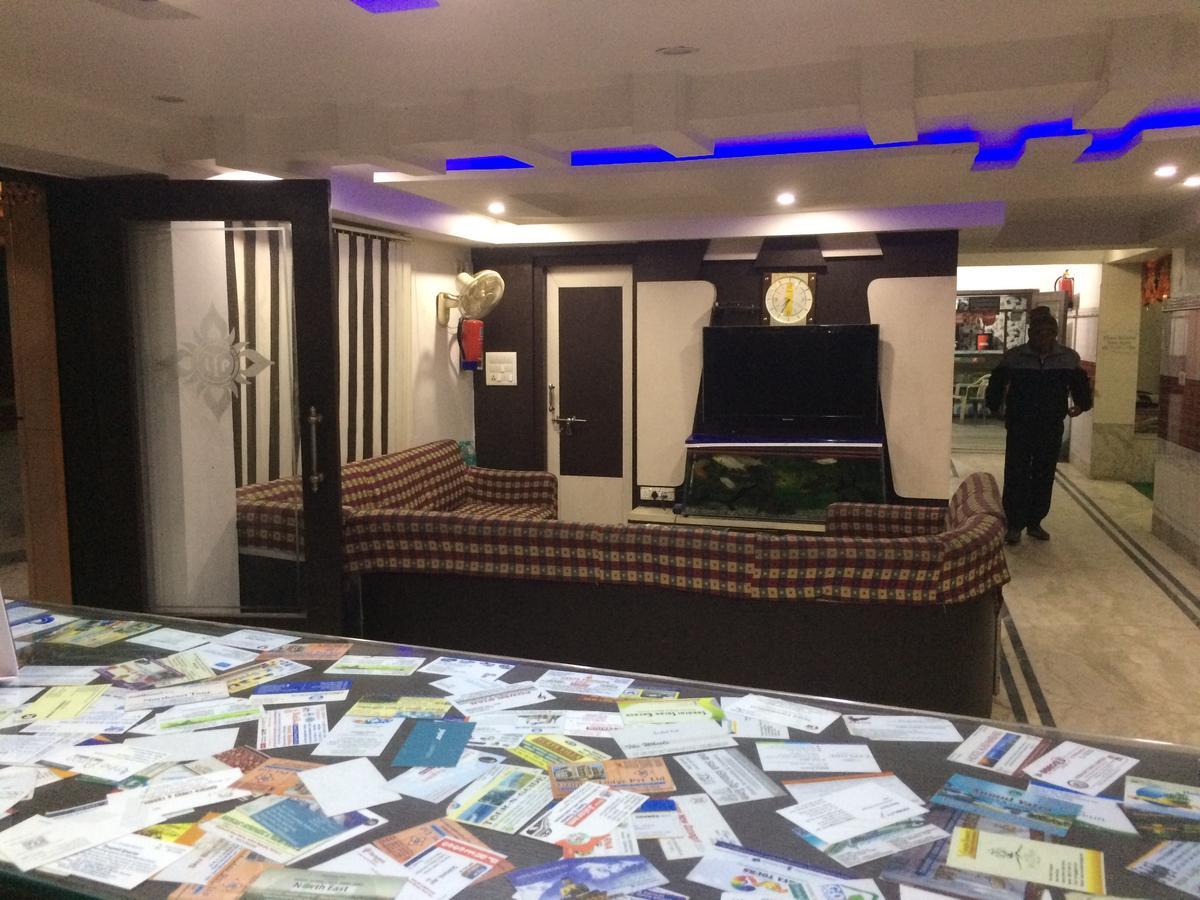Oyo 16064 Tirupati Lodge سيليجوري المظهر الخارجي الصورة