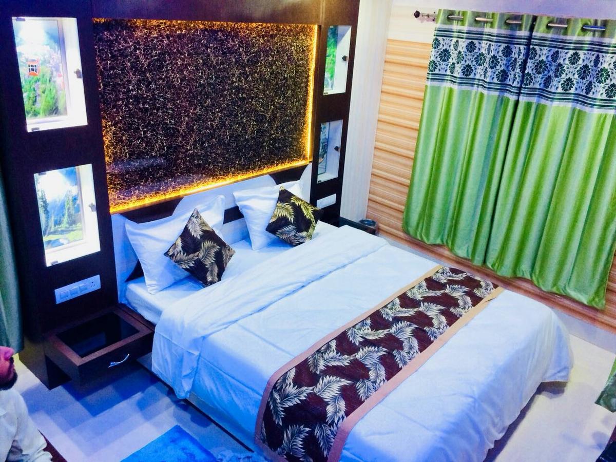Oyo 16064 Tirupati Lodge سيليجوري المظهر الخارجي الصورة