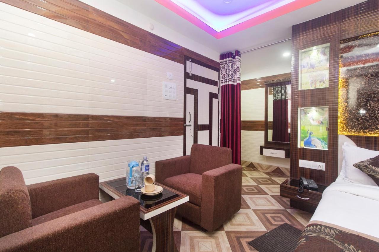 Oyo 16064 Tirupati Lodge سيليجوري المظهر الخارجي الصورة