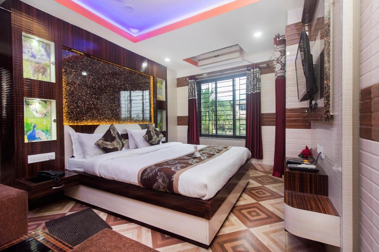Oyo 16064 Tirupati Lodge سيليجوري المظهر الخارجي الصورة
